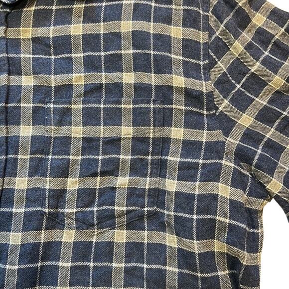 Rails Clothing Men's Navy Blue & White Plaid Button Down Shirt, Size Medium - Picture 4 of 6
